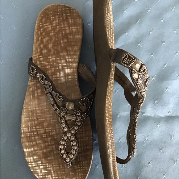 Women’s Kenneth Cole sandals - Picture 2 of 4
